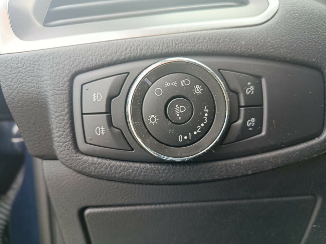 Ford S Max 2.0 TDCi Panther 110kW Titanium AUT - foto 36