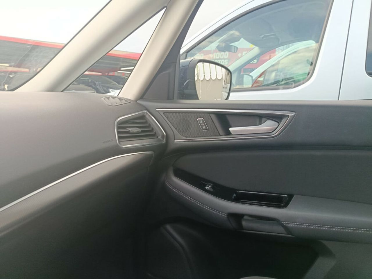 Ford S Max 2.0 TDCi Panther 110kW Titanium AUT - foto 24