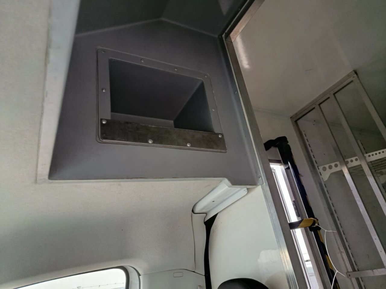 Volkswagen Crafter 35 Chasis CS BL 2.0 TDI 103kW FWD - foto 16