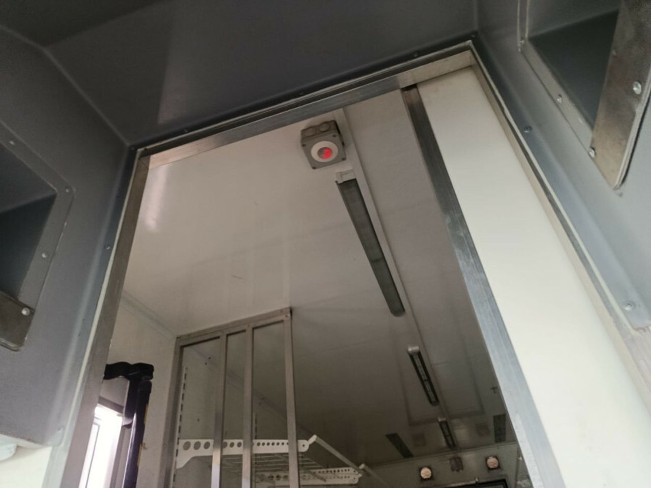 Volkswagen Crafter 35 Chasis CS BL 2.0 TDI 103kW FWD - foto 15