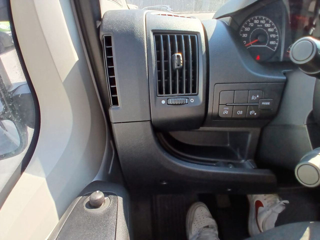 Citroën Jumper BlueHDi 103KW 140CV Furgon 35L3H2 - foto 19