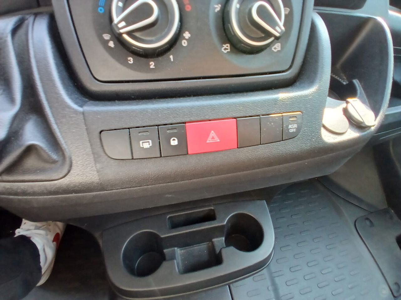 Citroën Jumper BlueHDi 103KW 140CV Furgon 35L3H2 - foto 20