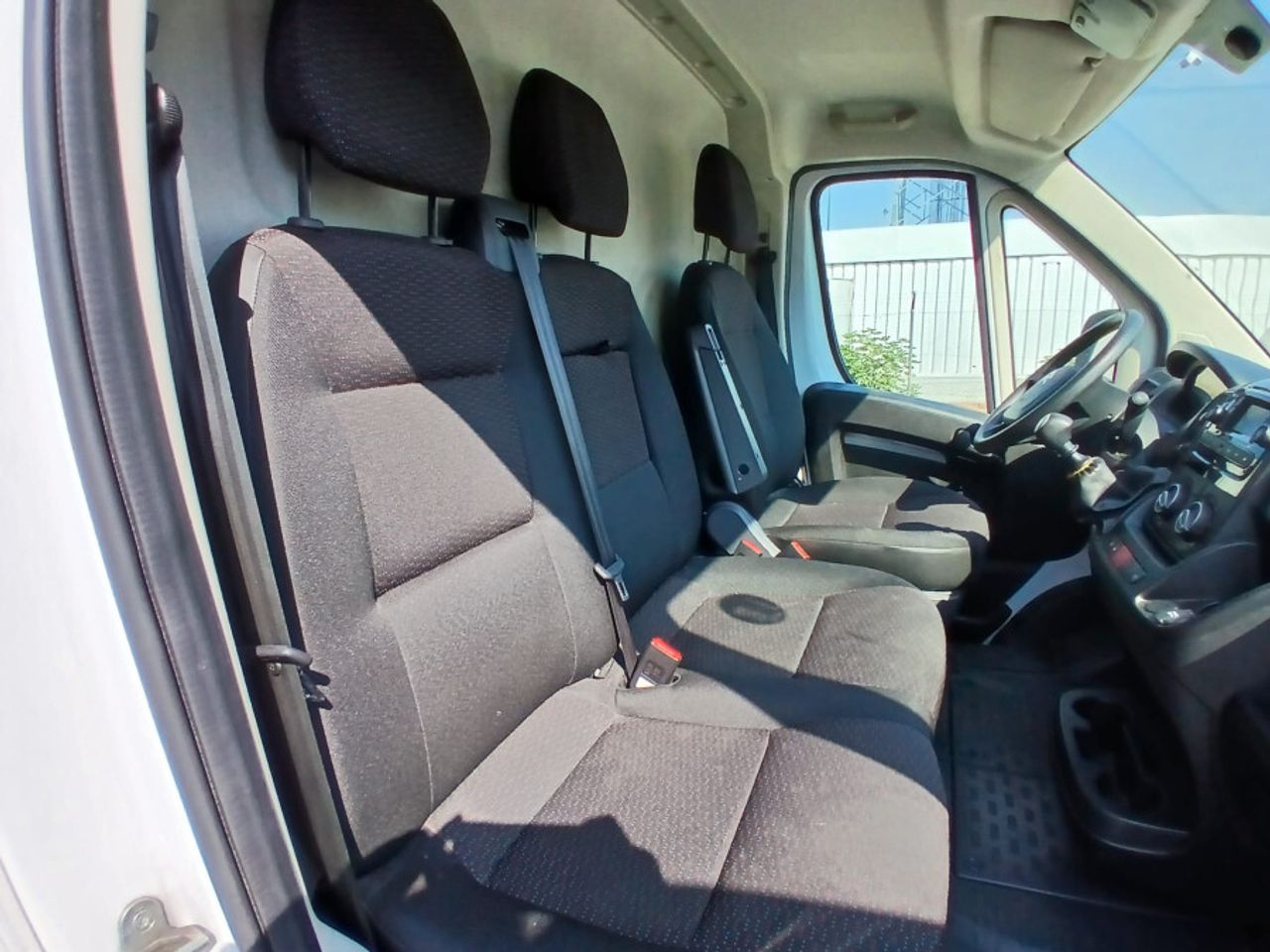 Citroën Jumper BlueHDi 103KW 140CV Furgon 35L3H2 - foto 12