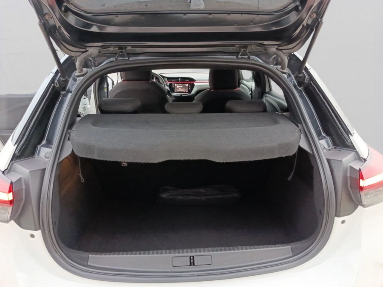 Opel Corsa 1.2T XHT 96kW 130CV GS Auto - foto 9