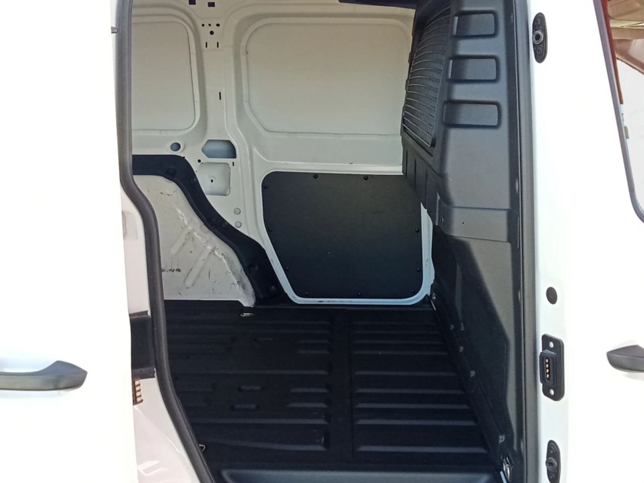 Volkswagen Caddy Cargo 2.0 TDI 75kW 102CV - foto 11