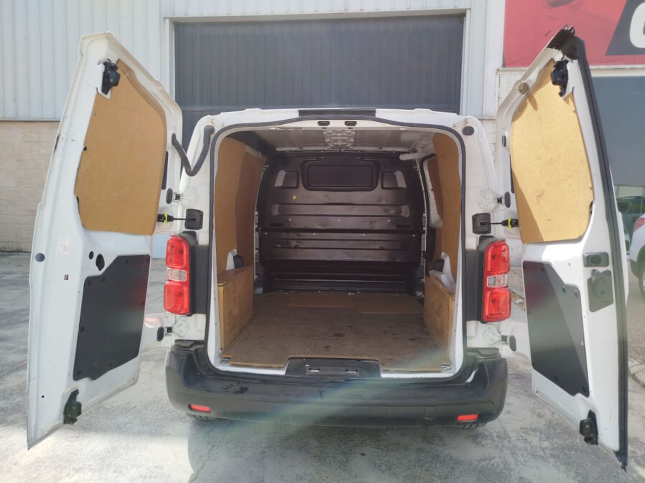 Fiat Scudo Furgon L1 100cv MT6 Business - foto 9