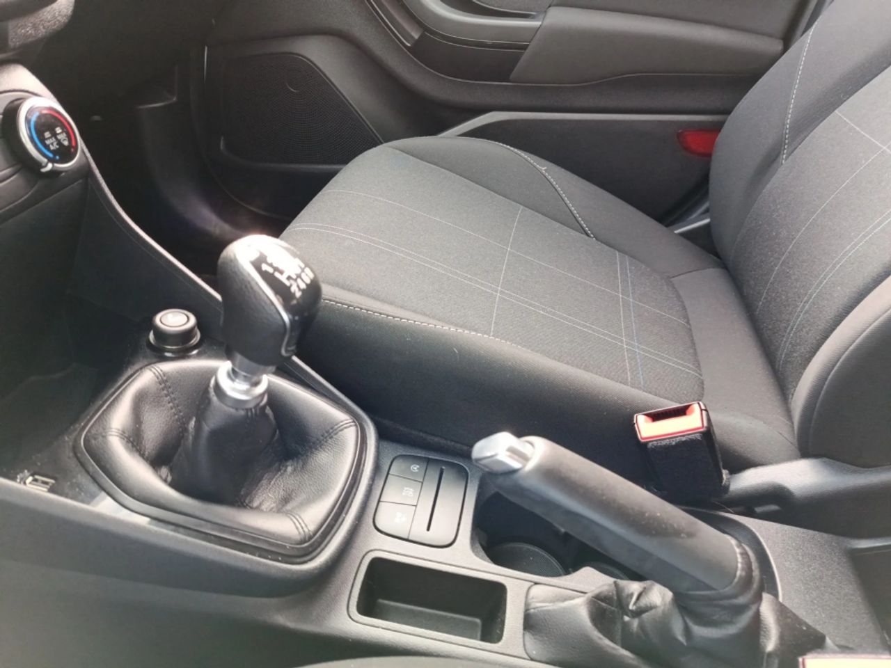 Ford Fiesta 1.5 TDCi 63kW 85CV Trend 5p - foto 19