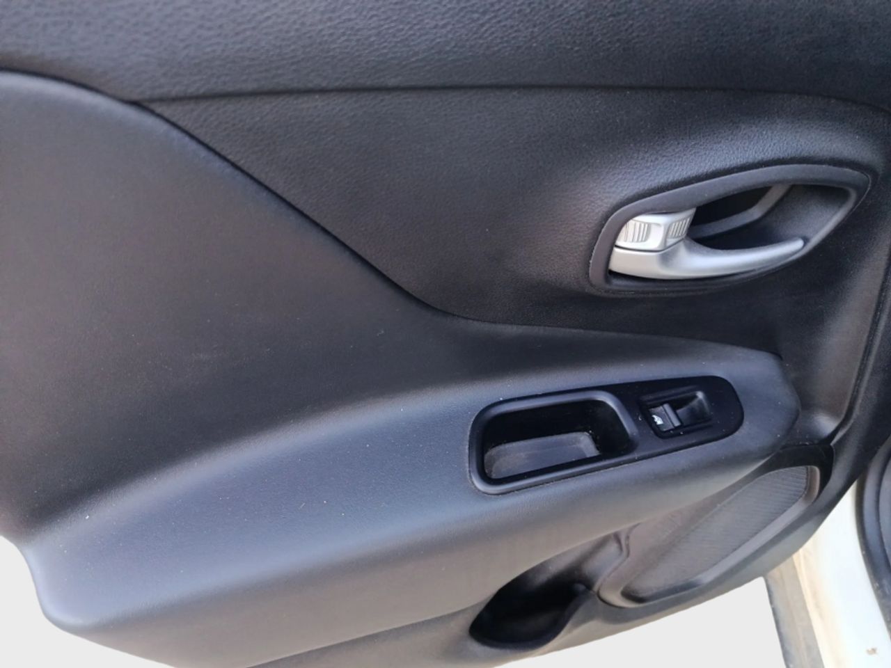 Jeep Renegade 2.0 Mjet 103kW 140CV Night Eagle 4x4 - foto 13