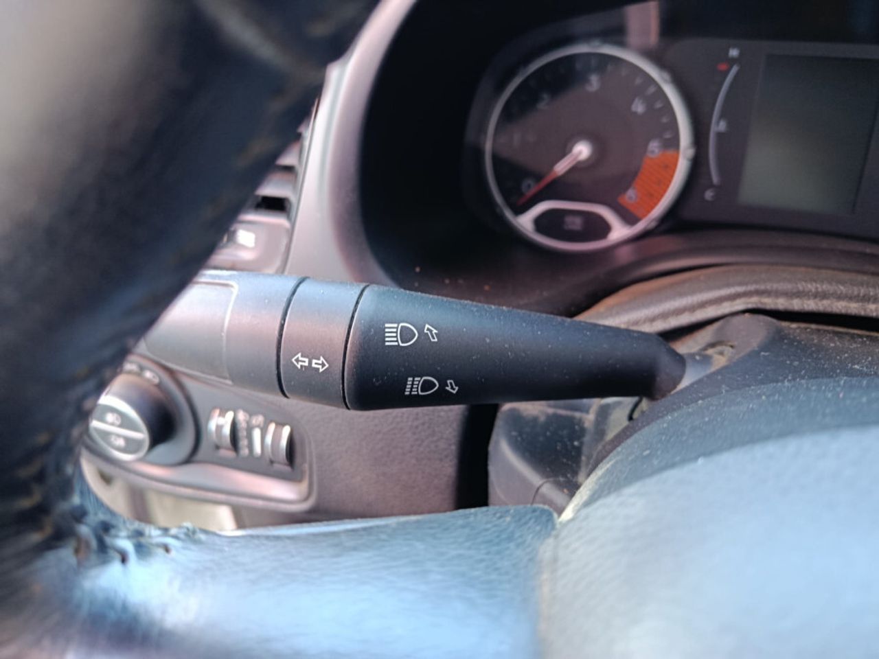 Jeep Renegade 2.0 Mjet 103kW 140CV Night Eagle 4x4 - foto 24