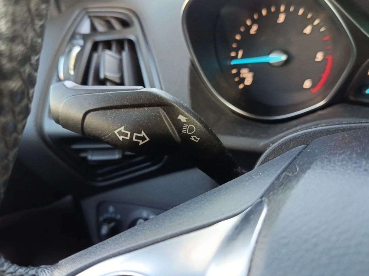 Ford Kuga 2.0 TDCi 140 4x2 Trend - foto 11