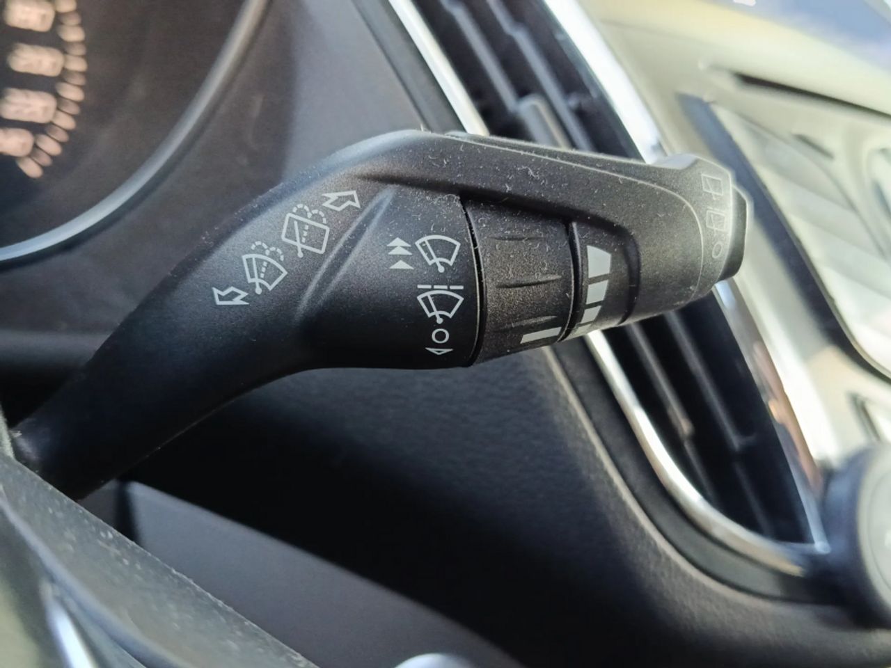 Ford Kuga 2.0 TDCi 140 4x2 Trend - foto 16