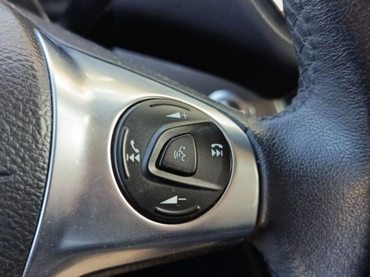 Ford Kuga 2.0 TDCi 140 4x2 Trend - foto 18