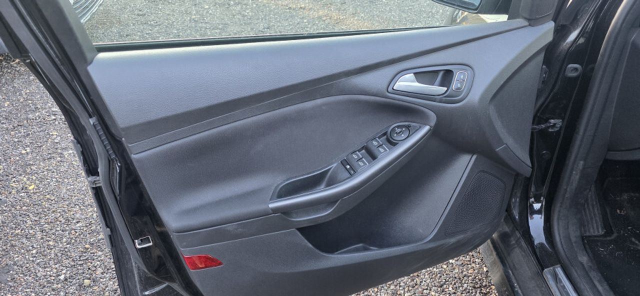 Ford Focus 1.5 TDCi E6 88kW 120CV STLine - foto 24