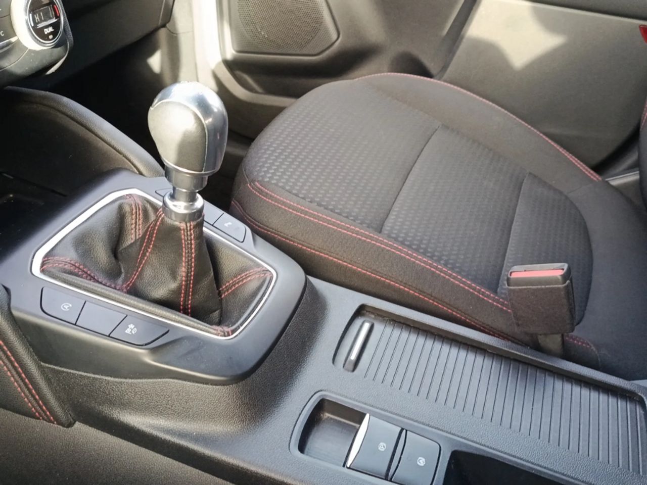 Ford Kuga STLine 1.5T EcoBoost 110kW 150CV - foto 16