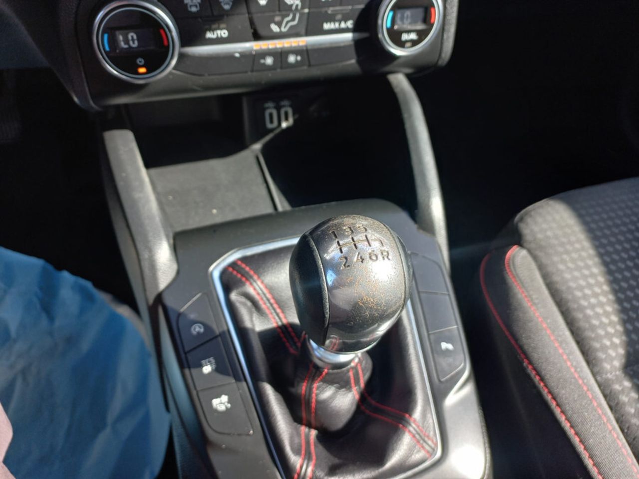 Ford Focus 1.0 Ecoboost MHEV 92kW STLine - foto 26