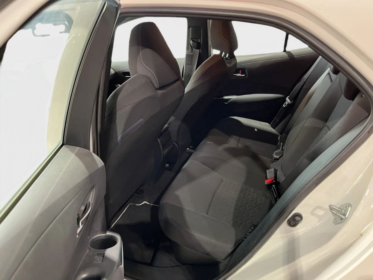 Toyota Corolla 1.8 125H ACTIVE ECVT - foto 14