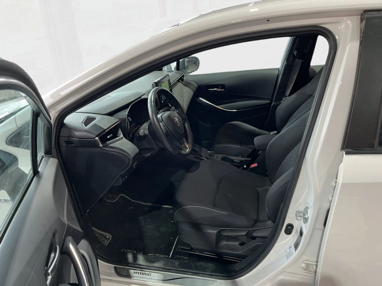 Toyota Corolla 1.8 125H ACTIVE ECVT - foto 12