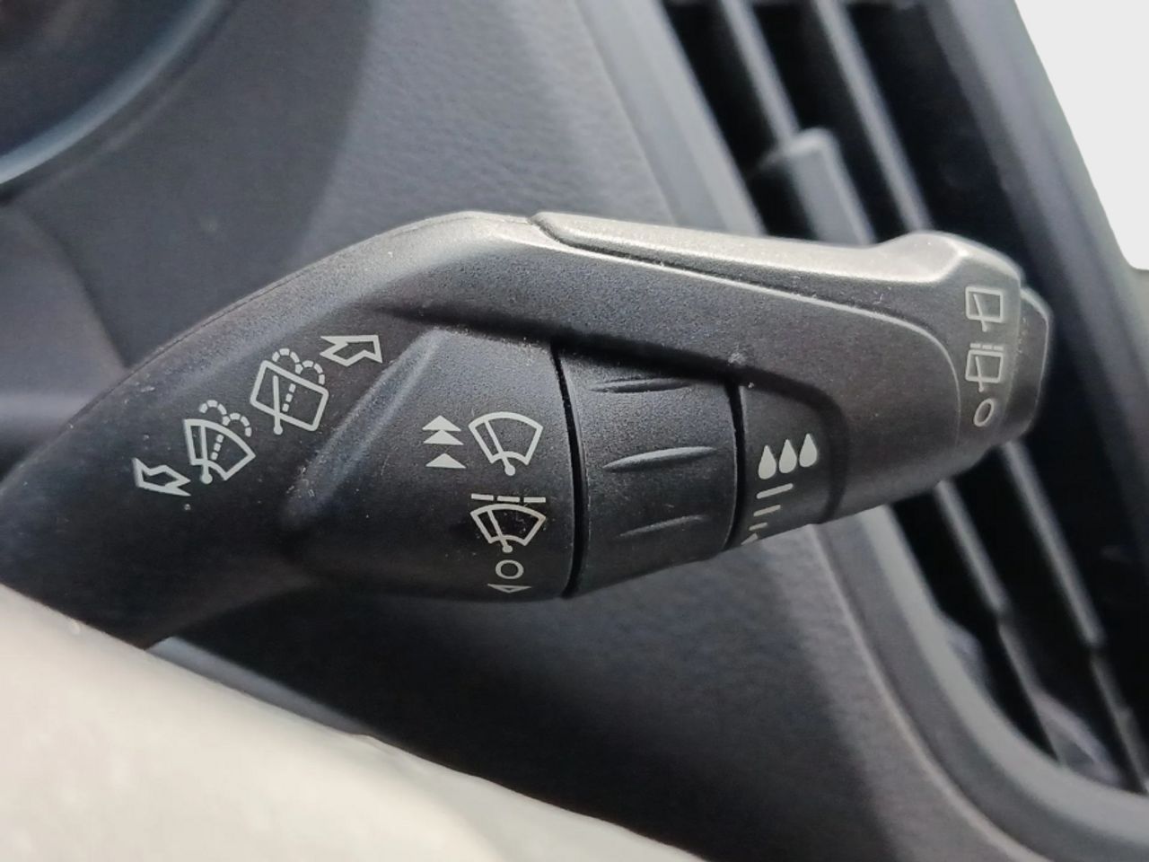 Ford Kuga 1.5 EcoBoost 110kW 4x2 Trend - foto 14