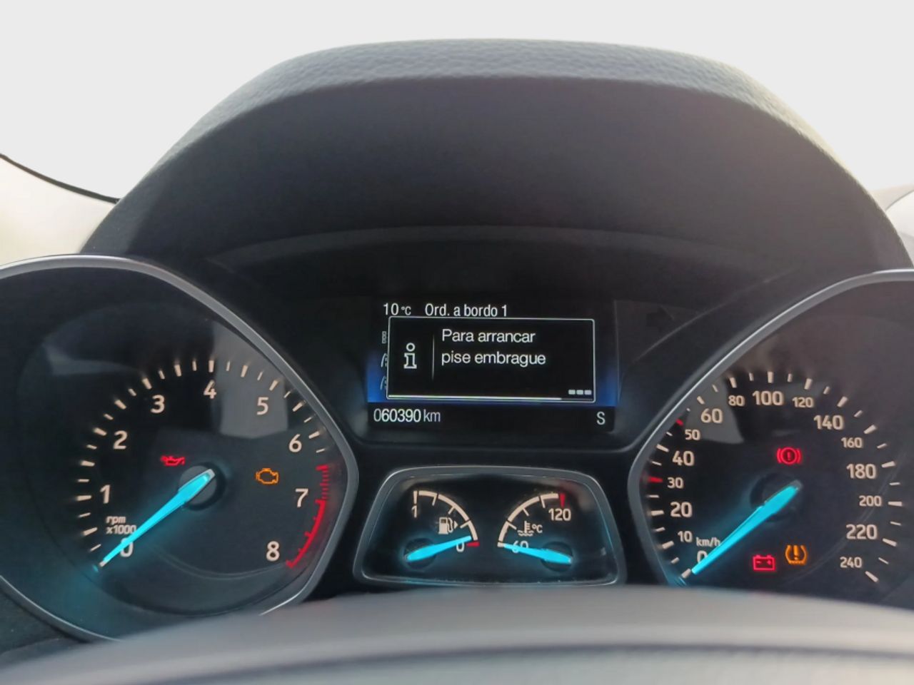 Ford Kuga 1.5 EcoBoost 110kW 4x2 Trend - foto 24