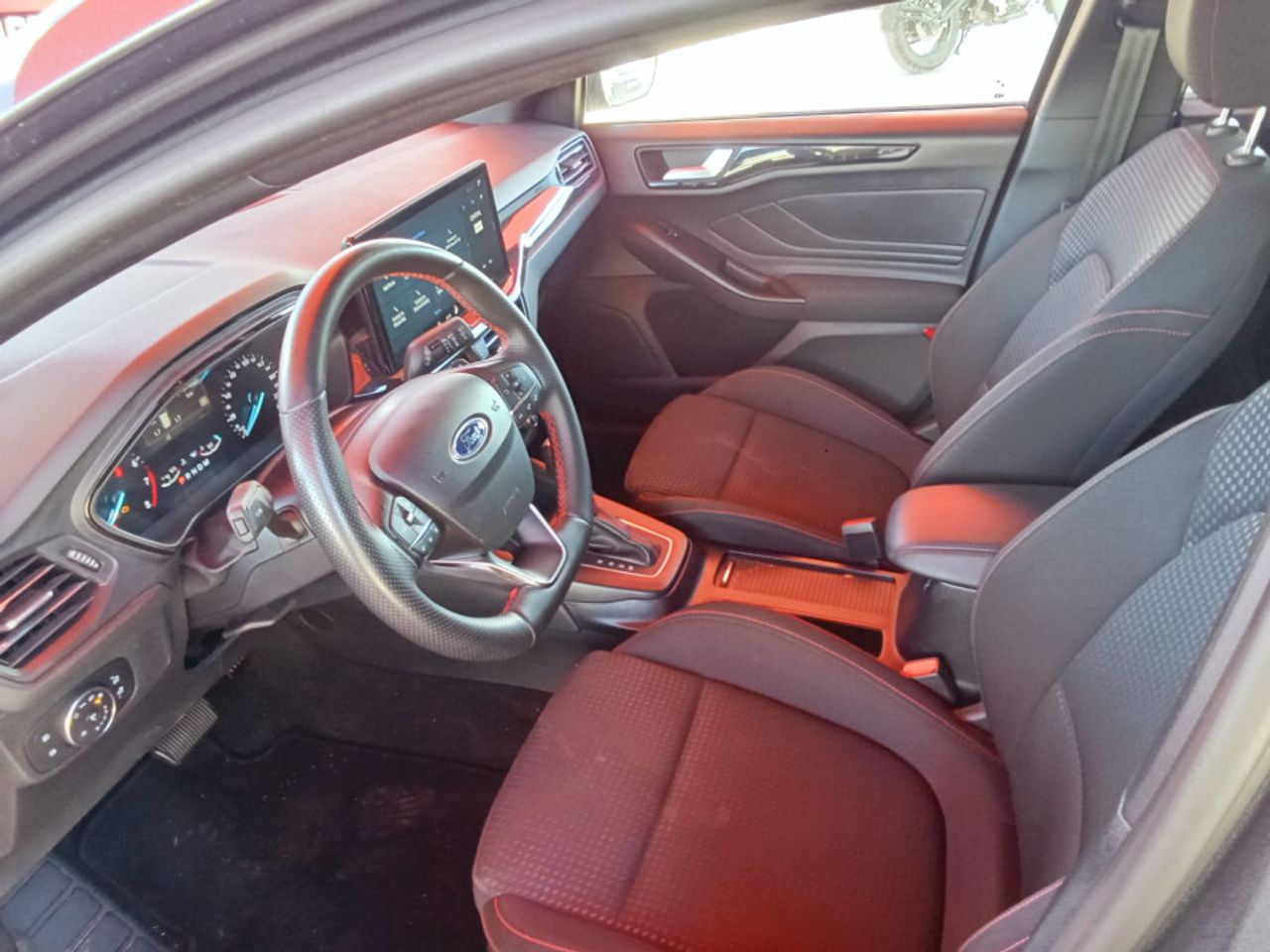 Ford Focus 1.0 Ecoboost MHEV 114kW STLine Auto - foto 18