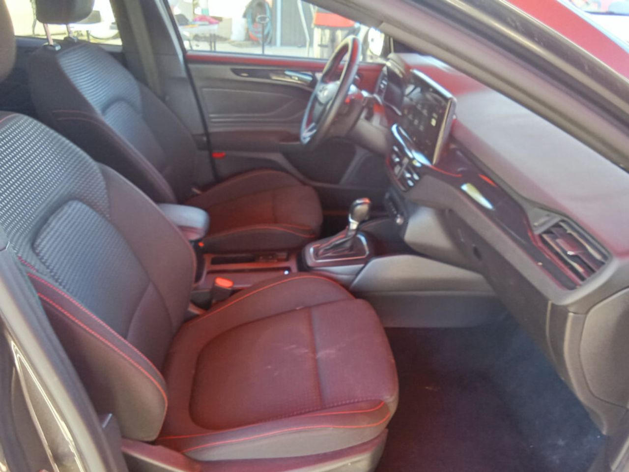 Ford Focus 1.0 Ecoboost MHEV 114kW STLine Auto - foto 24