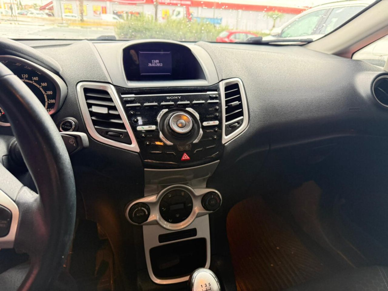 Ford Fiesta 1.4 Titanium - foto 11