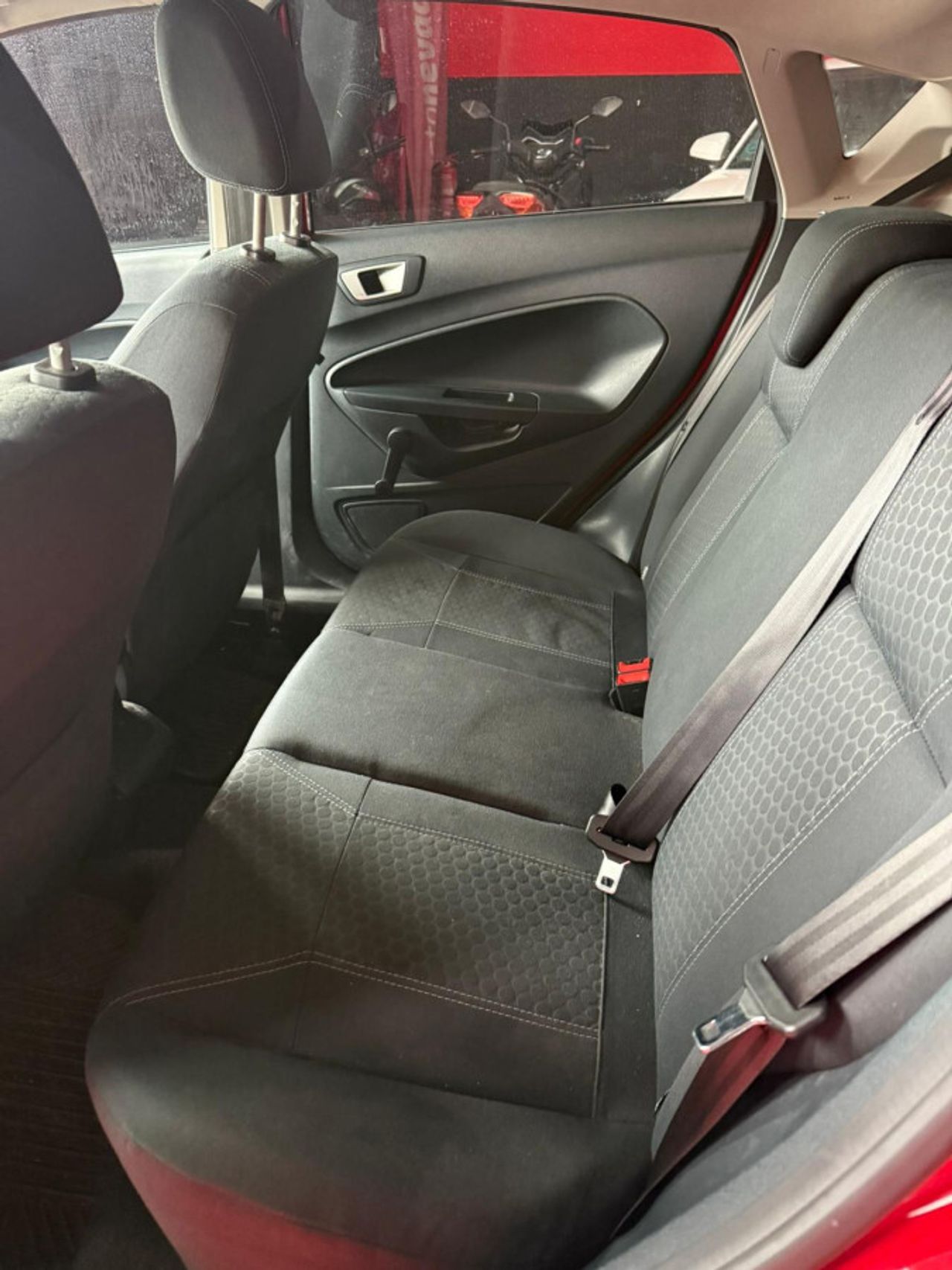 Ford Fiesta 1.4 Titanium - foto 13