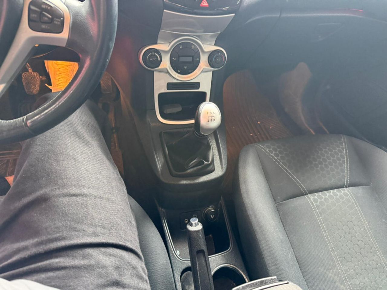 Ford Fiesta 1.4 Titanium - foto 10