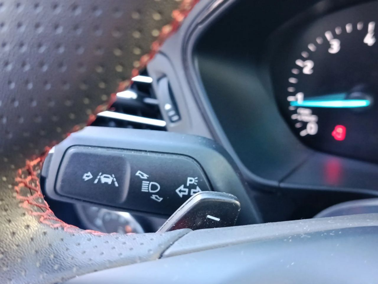 Ford Focus 1.0 Ecoboost MHEV 125CV STLine Auto 1.0 TSI - foto 28