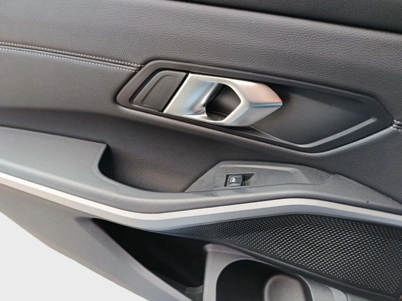 BMW Serie 3 318d Auto. - foto 29