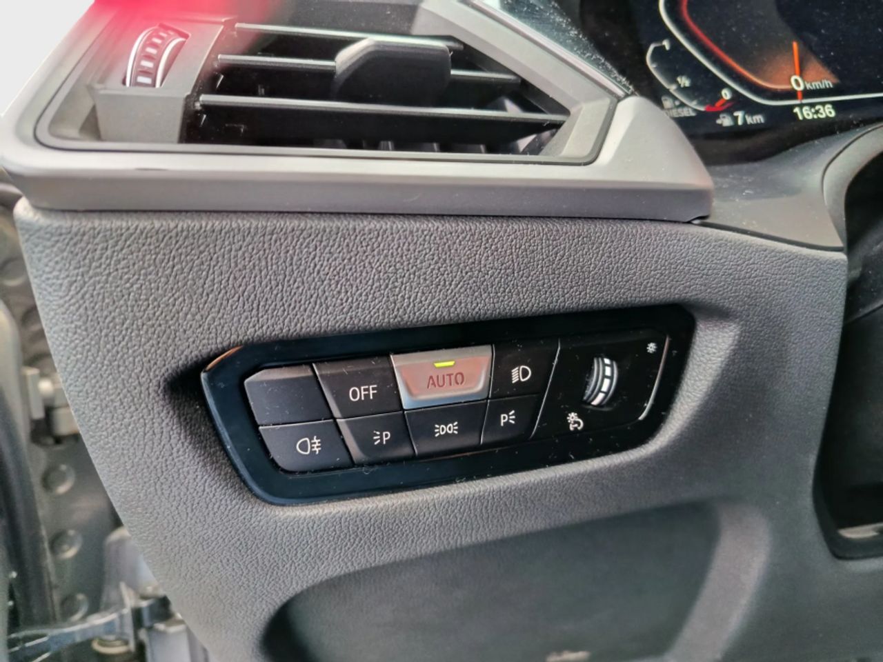 BMW Serie 3 318d Auto. - foto 30