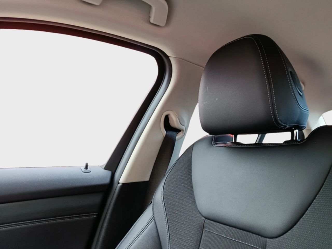 BMW Serie 3 318d Auto. - foto 17