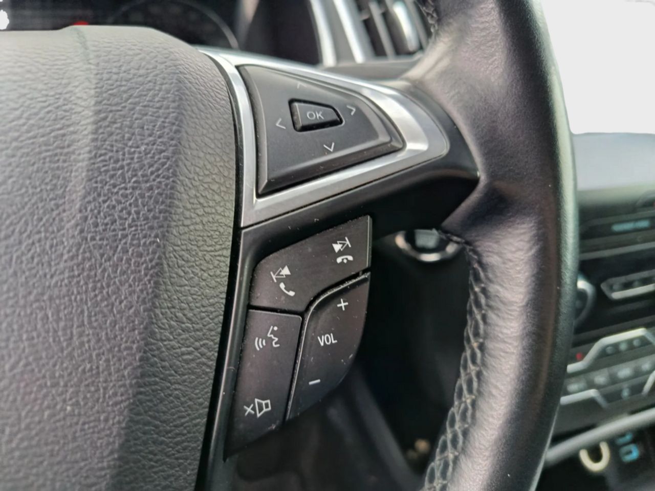 Ford S Max 2.5 Duratec Atkinson FHEV 140kW Titanium - foto 13