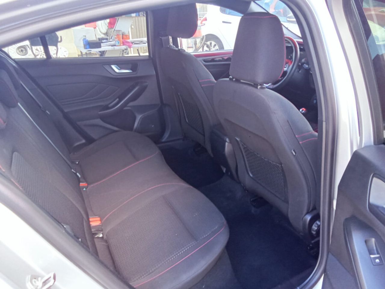 Ford Focus 1.0 Ecoboost MHEV 92kW STLine - foto 17