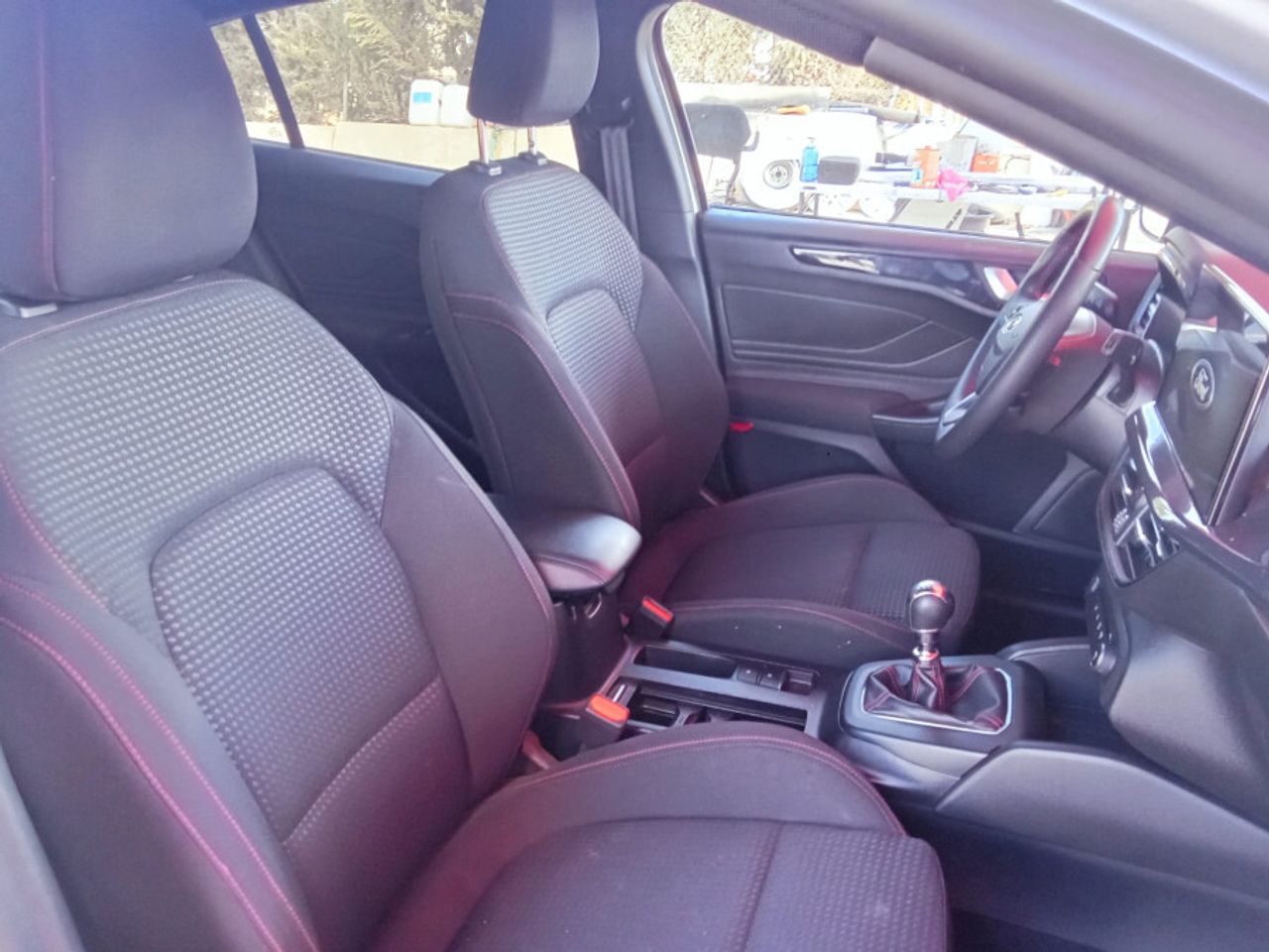 Ford Focus 1.0 Ecoboost MHEV 92kW STLine - foto 22