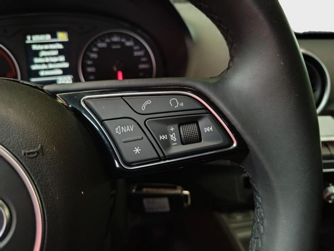 Audi Q2 30 TDI 85kW 116CV - foto 16