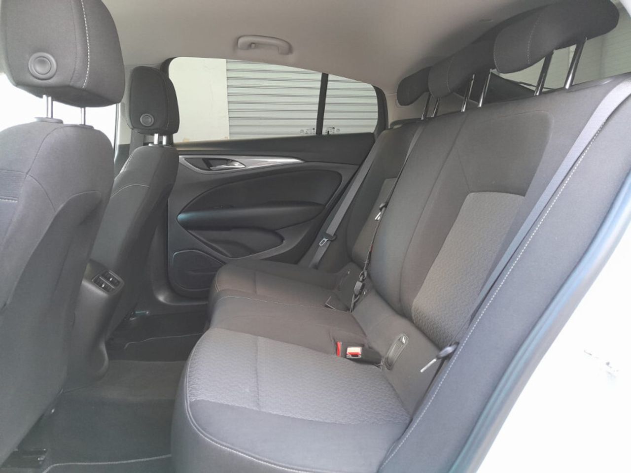 Opel Insignia GS 1.6 CDTi 100kW TD Selective Pro Auto - foto 28