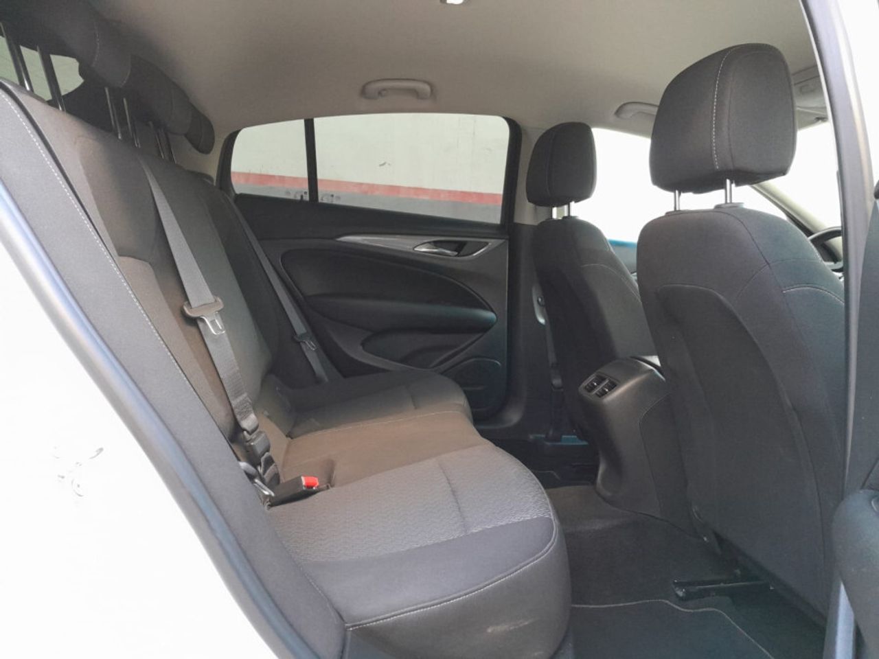 Opel Insignia GS 1.6 CDTi 100kW TD Selective Pro Auto - foto 29