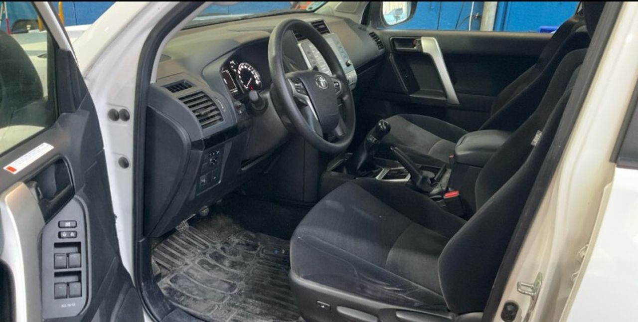 Toyota Land Cruiser 2.8 D4D GX 7 Plazas - foto 8