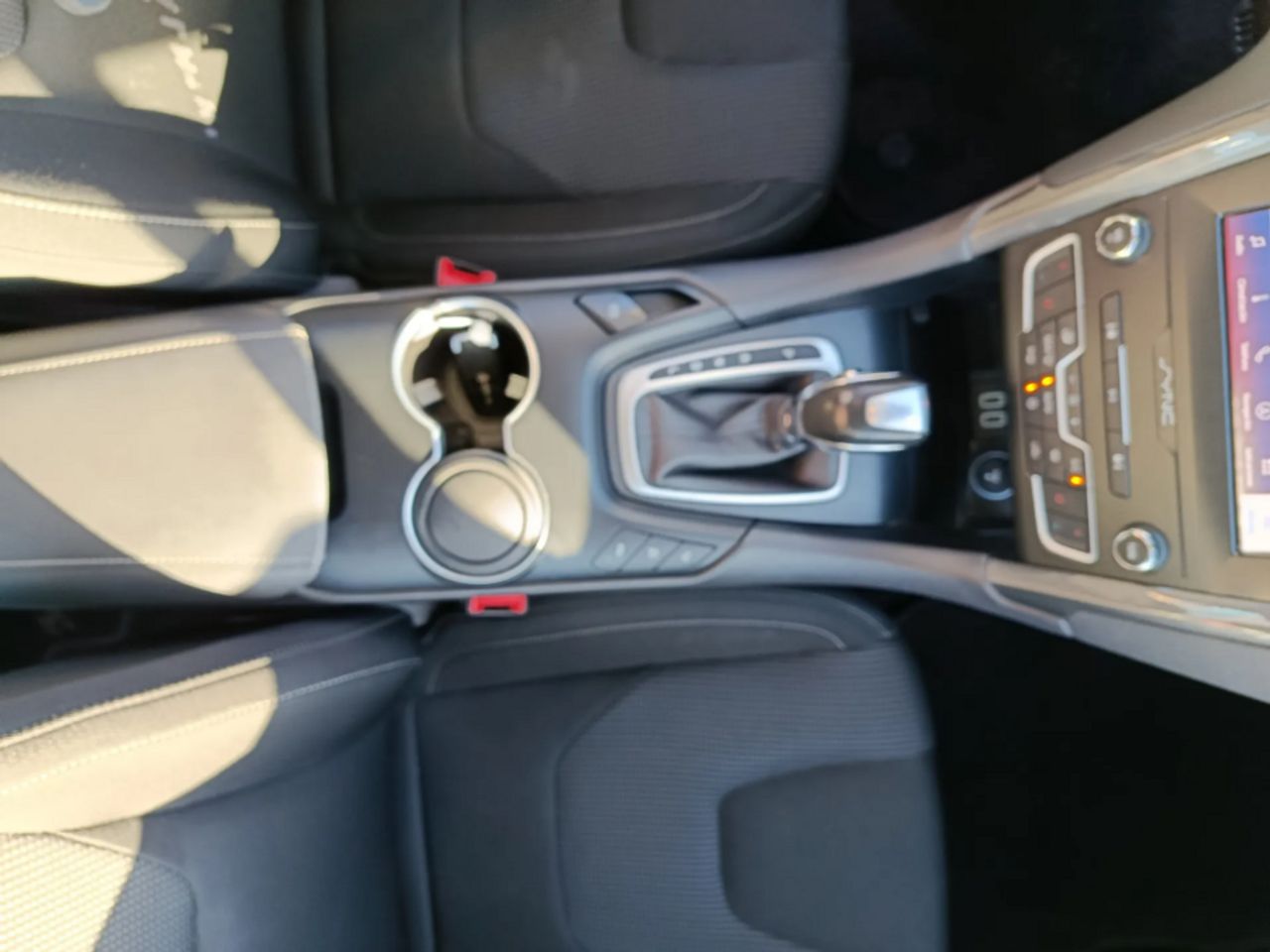 Ford Mondeo 2.0 Hibrido 138kW187CV Titanium HEV AT - foto 29