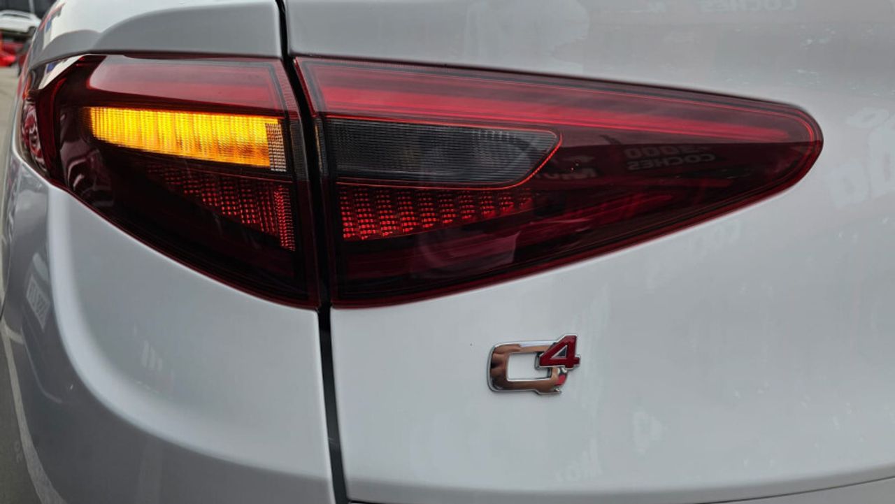 Alfa Romeo Stelvio 2.2 Diesel 154kW 210CV Executive Q4 - foto 29