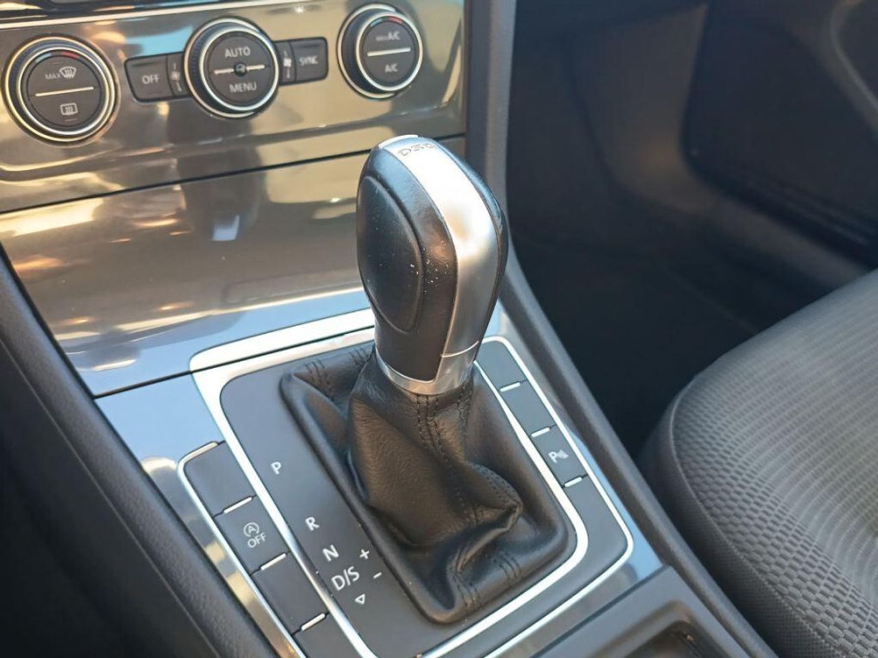 Volkswagen Golf Advance 1.4 TSI 92kW 125CV DSG - foto 14