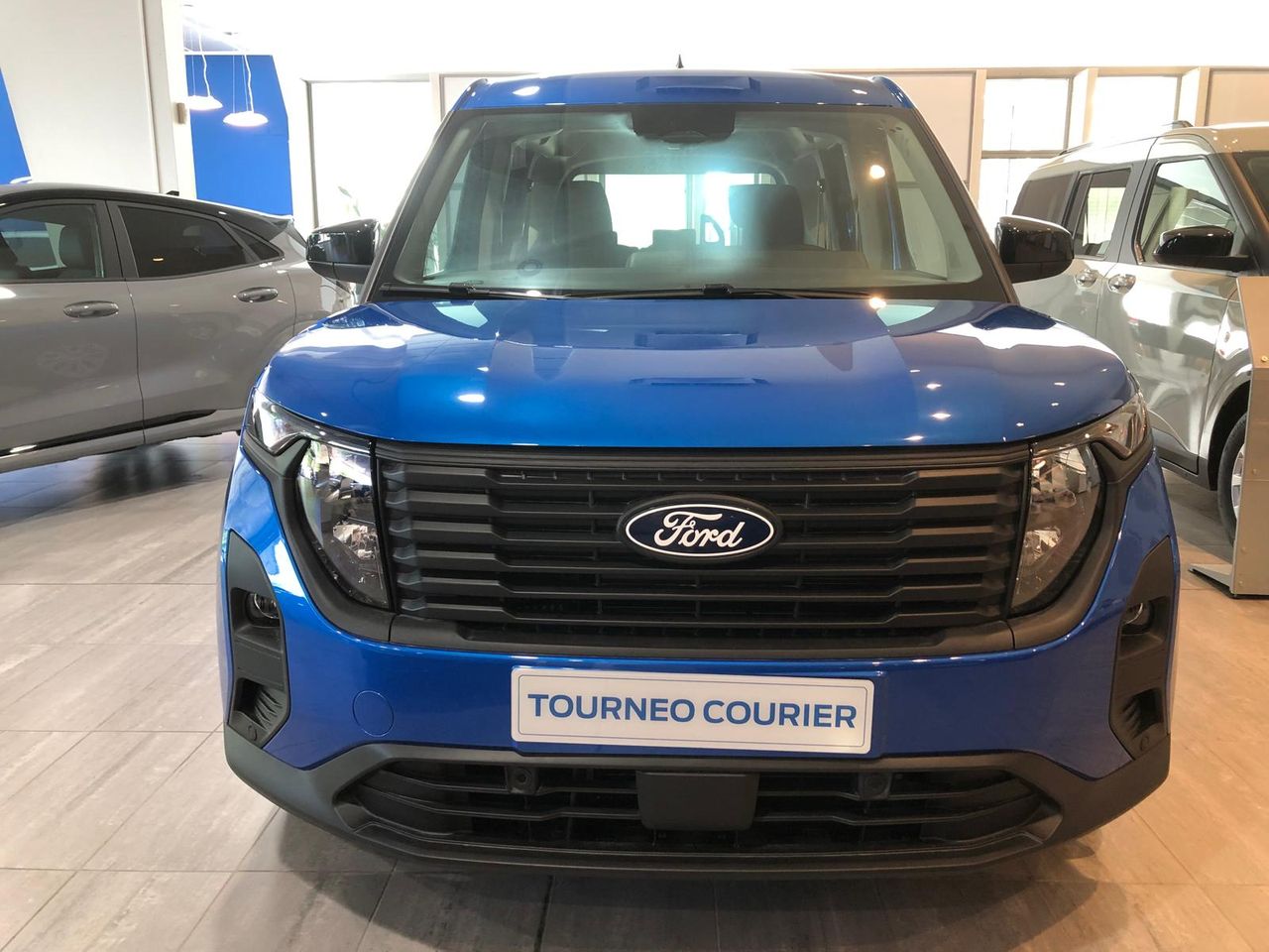 ford tourneo courier 2025 / foto grande (2)