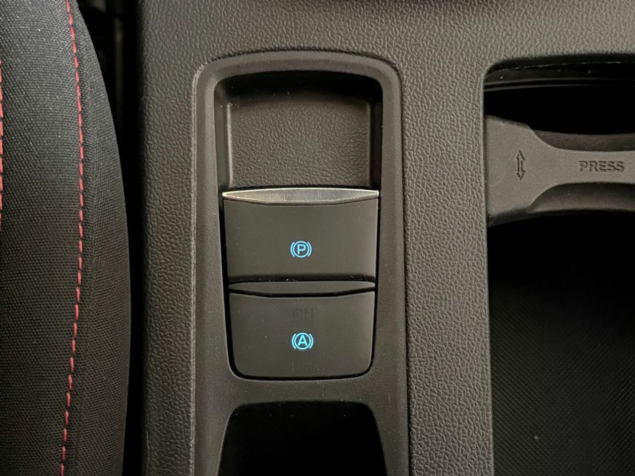 Ford Focus 1.0 Ecoboost MHEV 92kW ST-Line Auto - foto 29