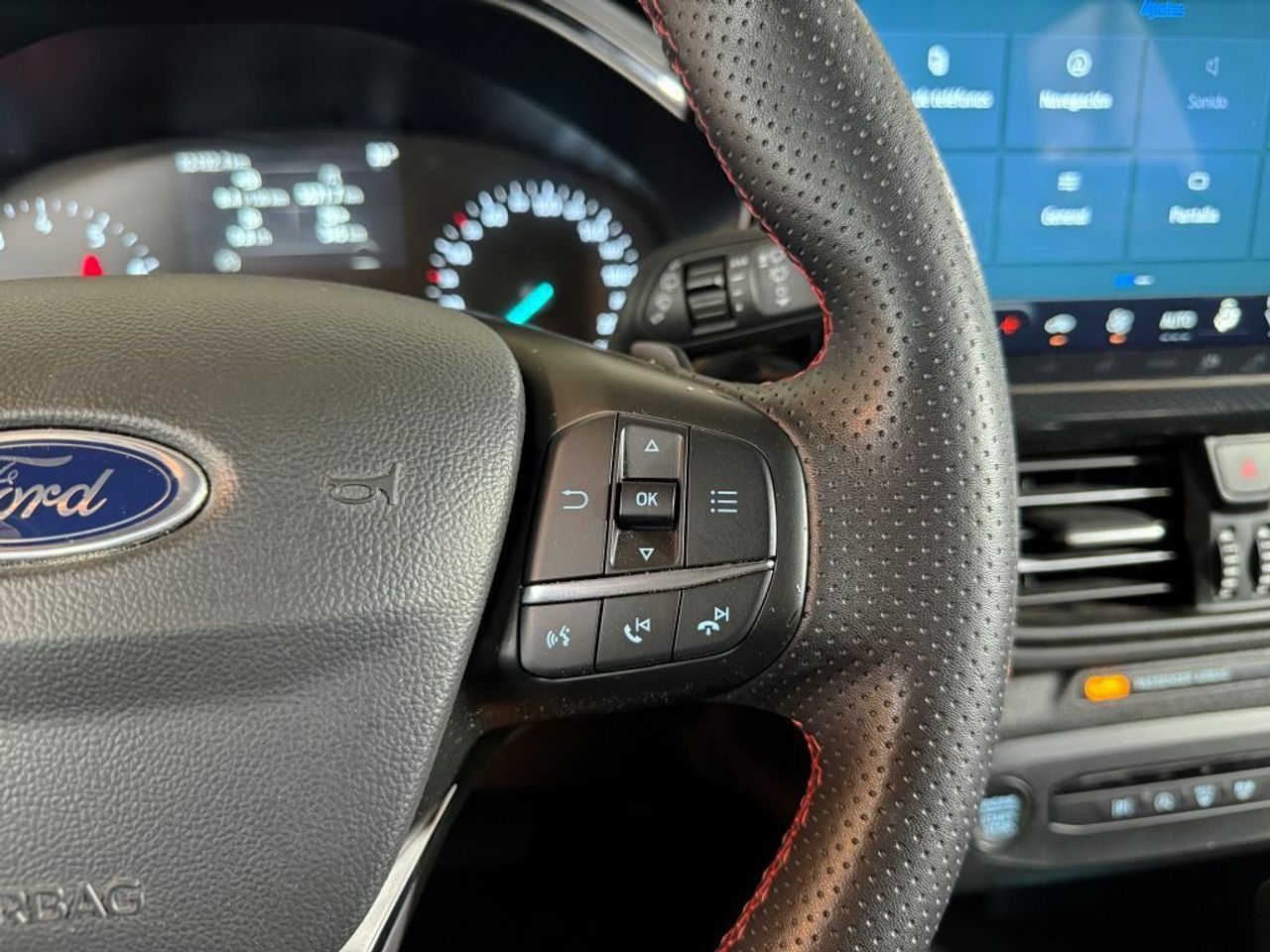 Ford Focus 1.0 Ecoboost MHEV 92kW ST-Line Auto - foto 23