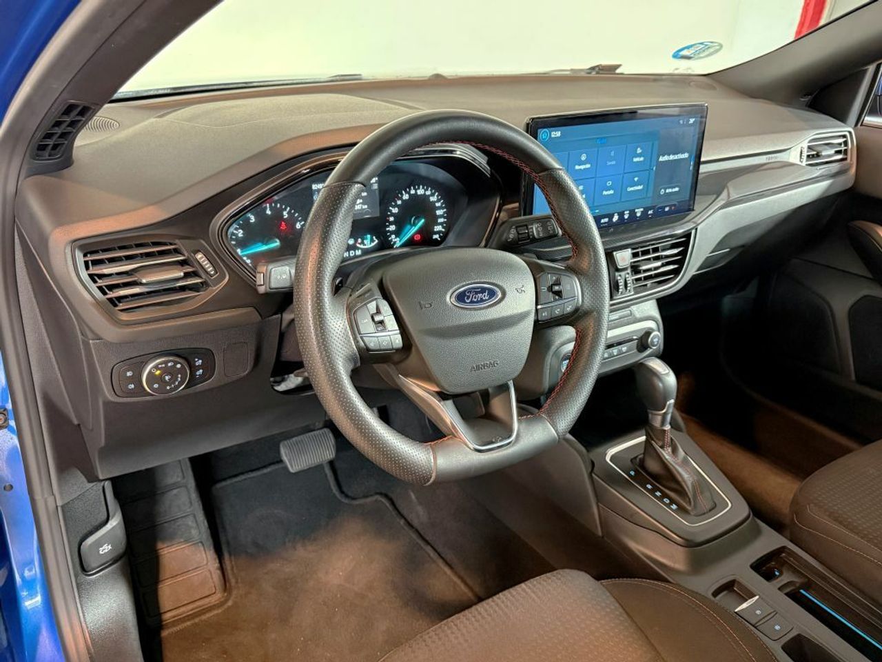 Ford Focus 1.0 Ecoboost MHEV 92kW ST-Line Auto - foto 11