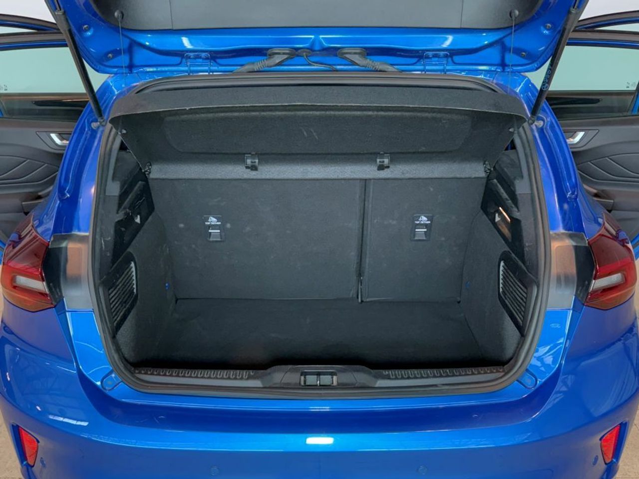 Ford Focus 1.0 Ecoboost MHEV 92kW ST-Line Auto - foto 7