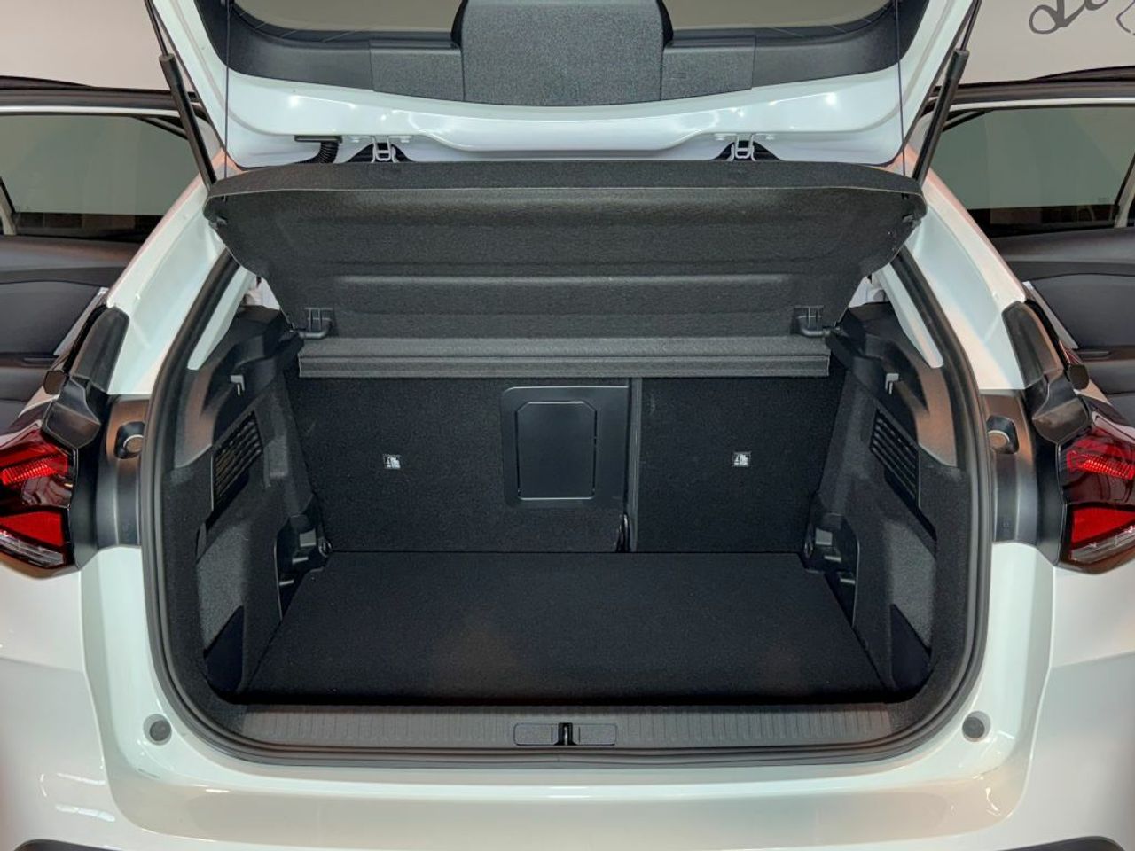 Citroën C4 BlueHDi 130 S&S EAT8 Shine - foto 7