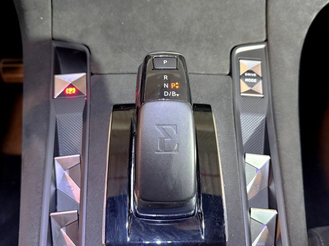 DS DS 7 1.6 E-Tense 225 PERFORMANCE LINE Auto - foto 23