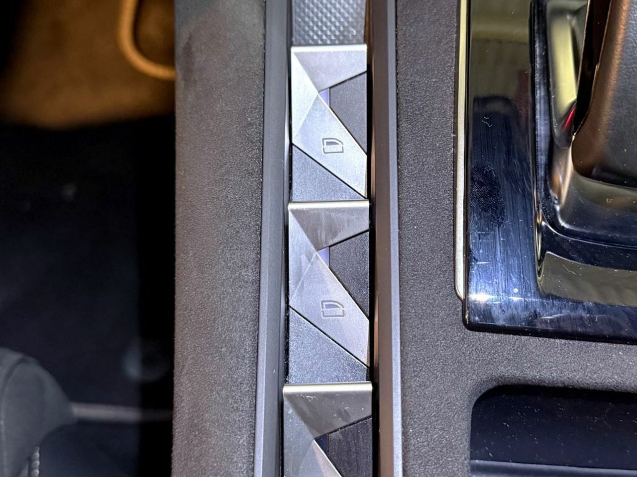 DS DS 7 1.6 E-Tense 225 PERFORMANCE LINE Auto - foto 24